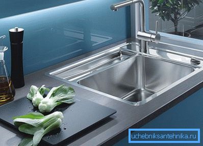Snygg och snygg design - ett särdrag hos metallfack.
