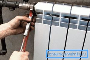 Bimetallic radiator är perfekt för installation i lägenheter med centralvärme