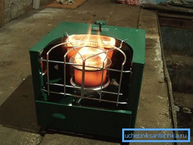 Miracle Furnace ligger på ett säkert avstånd från andra objekt.