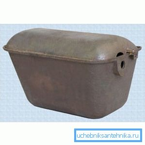 Gjutjärn är inte det bästa alternativet för en cistern, på en gång användes det för att priset var litet.