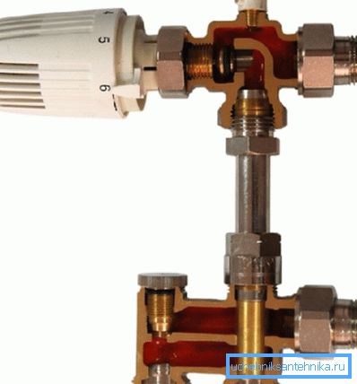 För att öka användarvänligheten ingår ofta en termostatregulator i designen, vi rekommenderar att du bara köper sådana alternativ.