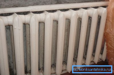 Durable gjutjärn radiator.