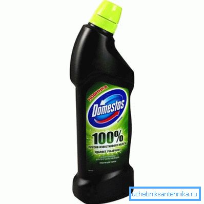 Domestos är en av de mest kända och effektiva alternativen för denna produktgrupp.