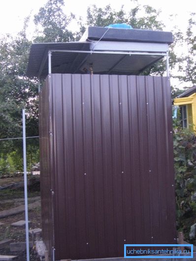 Duschkabin på dacha
