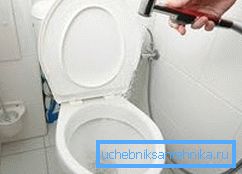 En annan intressant lösning är att installera en mini dusch som en bidé, du kan fästa den i tvättmaskinens mixer och ytterligare eyeliner-kommunikation kommer inte att krävas En annan intressant lösning är att installera en mini dusch som en bidé, du kan fästa den i tvättmaskinens mixer och ytterligare eyeliner-kommunikation kommer inte att krävas