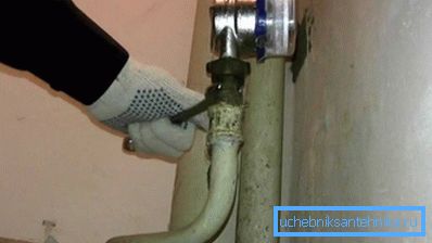 Om du redan har meter installerade, ska du ringa en specialist för att få tillstånd att demontera utrustningen.