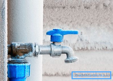 Om vattenförsörjningen inte används på vintern måste vattnet dräneras.