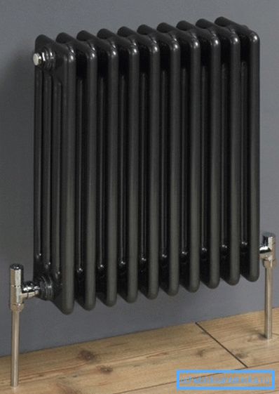 Foto av batteriet anslutet nedan.