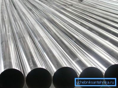 Bilder av metallrör för värmesystem Bilder av metallrör för värmesystem