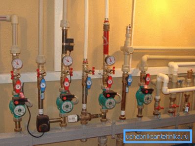 Foto kabeldragningssystem av polypropenrör. Foto kabeldragningssystem av polypropenrör.