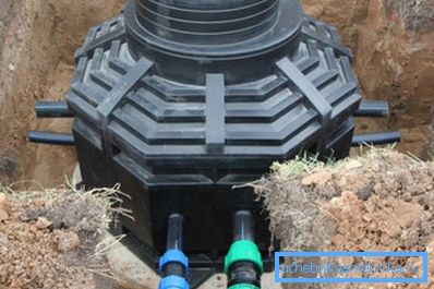 Foto av installerad struktur med anslutna kablar Foto av installerad struktur med anslutna kablar