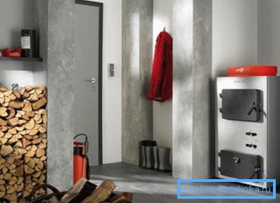 Ovns dimensioner gör att pannan kan fungera upp till 8 timmar utan att byta bränsle Ovns dimensioner gör att pannan kan fungera upp till 8 timmar utan att byta bränsle