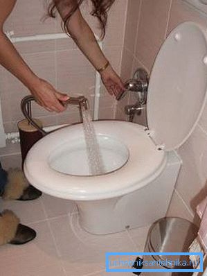 Hygienisk dusch kan användas för olika hushållsändamål.