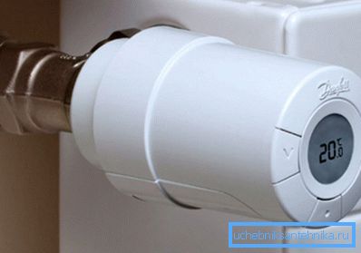 Den horisontella installationen av värmekåpan förhindrar uppvärmning med varmluft. Den horisontella installationen av värmekåpan förhindrar uppvärmning med varmluft.