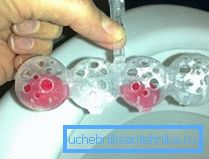 Ready-made gelatin kuber kan placeras i plastkartonger från kommersiellt tillgängliga luftfräschare. Ready-made gelatin kuber kan placeras i plastkartonger från kommersiellt tillgängliga luftfräschare.