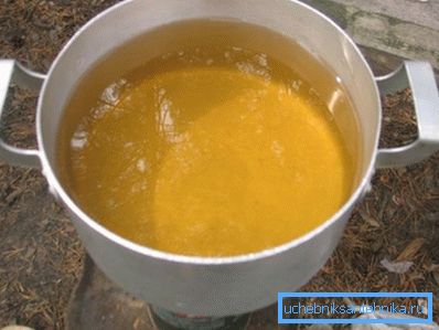Humic syror ger exakt den färgen.