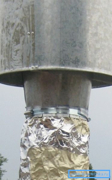 Klämman förenklar installationen.