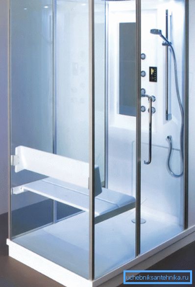 Hytter med hamam bör ge hög täthet, och för att det ska bli bekvämt borde det finnas en bänk inuti Hytter med hamam bör ge hög täthet, och för att det ska bli bekvämt borde det finnas en bänk inuti
