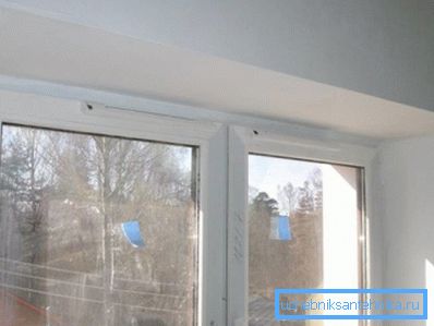 Ventilerna i ventilens övre del är nästan osynliga. Ventilerna i ventilens övre del är nästan osynliga.