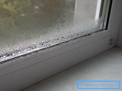 Kondensering på fönstren är ett säkert tecken på att ventilationen inte är tillräcklig.
