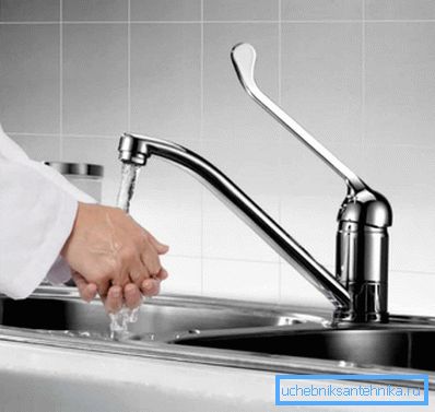 Elbow bänk mixer för personer med funktionshinder Elbow bänk mixer för personer med funktionshinder
