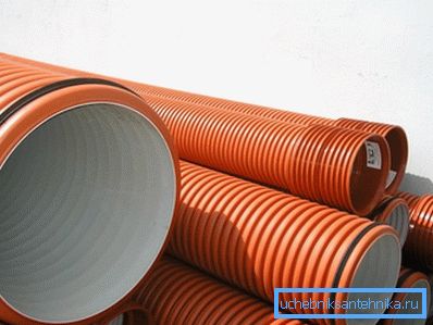 Materialet som är avsett för utvändigt arbete har inte bara dess dimensioner, men också en viss form. Materialet som är avsett för utvändigt arbete har inte bara dess dimensioner, men också en viss form.