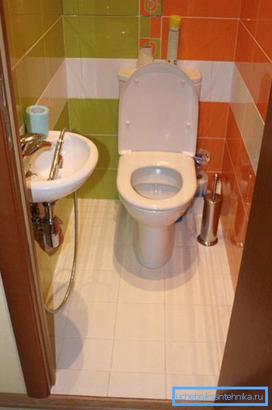 Miniatyrfat och bidédusch