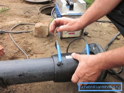 Installation av polyetylenrör med hjälp av elbeslag Installation av polyetylenrör med hjälp av elbeslag