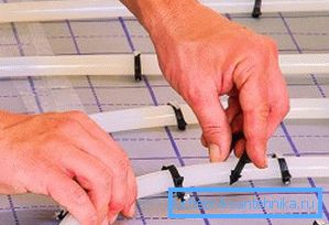 Installation av rör med fästklämmor