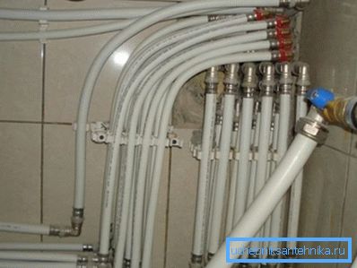 Installation av förortsuppvärmning med metallplastledning