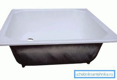 På bilden: ett djupt duschbricka 90x90 kan användas som ett badrum för ett barn, vilket är mycket bekvämt