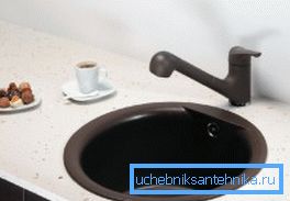 På bilden: En 40 cm diskbänk kan också vara rund om den är lämplig för ditt kök.
