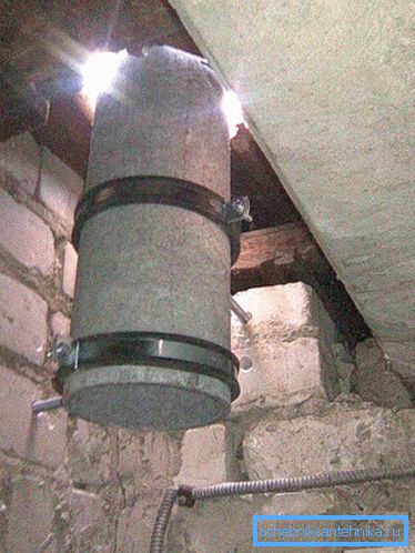 På bilden - välj rätt diameter av rör för ventilationskanaler.
