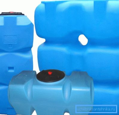 På bilden - exempel på plastbehållare för vatten. På bilden - exempel på plastbehållare för vatten.