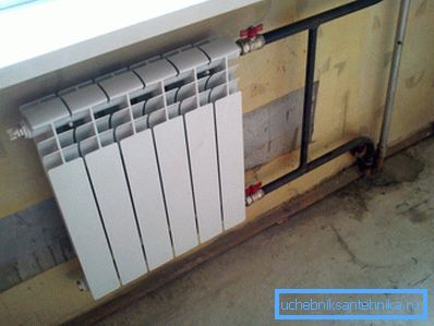 På bilden - ersattes gjutjärnens radiator med en bimetall radiator