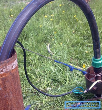 På bilden: Med hjälp av pumpen kan du tränga in även den största föroreningen.
