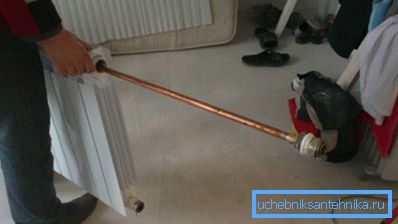 På bilden: installation av kanalförlängningen