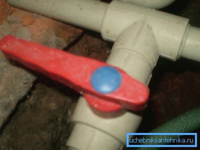 Tillförlitligt förseglade plastkranar