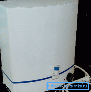 Bulk tank med värmeelement för att ge. Bulk tank med värmeelement för att ge.