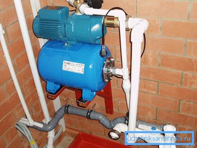 Pumpstation med inbyggd ejektor
