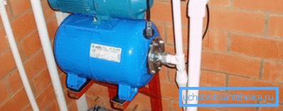 Pumpstation installerad i källaren av huset.
