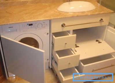 Vissa mästare, som skapar sådana konstruktioner, försöker göra nischer i dem för att kunna placera hushållsapparater i dem. Vissa mästare, som skapar sådana konstruktioner, försöker göra nischer i dem för att kunna placera hushållsapparater i dem.