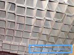 Vissa typer av sådana produkter är gjorda av aluminium eller utsätts för en skyddande beläggning.