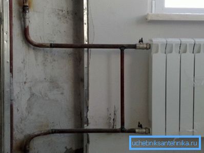 Ny bimetallisk radiator istället för det gamla gjutjärnet