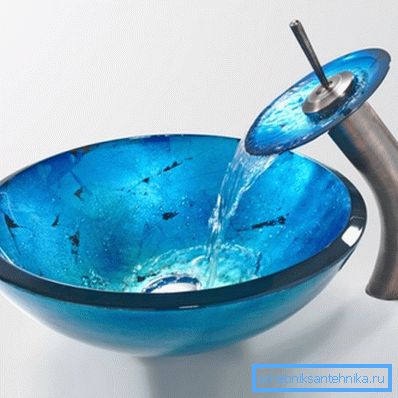 Den ursprungliga utformningen av sådana produkter är ibland fantastisk och tillåter att designen blir huvudelementet i rummet. Den ursprungliga utformningen av sådana produkter är ibland fantastisk och tillåter att designen blir huvudelementet i rummet.