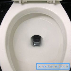 Bekvämligheten och hygienen med att använda den beror på funktionerna i skålen i denna sanitära enhet. Bekvämligheten och hygienen med att använda den beror på funktionerna i skålen i denna sanitära enhet.