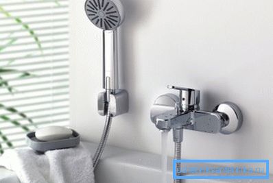 Innan du gör kranen i badrummet måste du välja en lämplig design.
