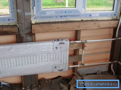 Innan du installerar radiatorer i ett privat hus, är det nödvändigt att dra rör till varje apparat. Innan du installerar radiatorer i ett privat hus, är det nödvändigt att dra rör till varje apparat.