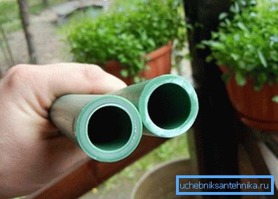 Plastsystem har nästan samma utseende och skiljer sig endast från märkning.