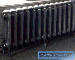 Väggens yta avsedd för montering av batteriet beräknas bäst på förhand.
